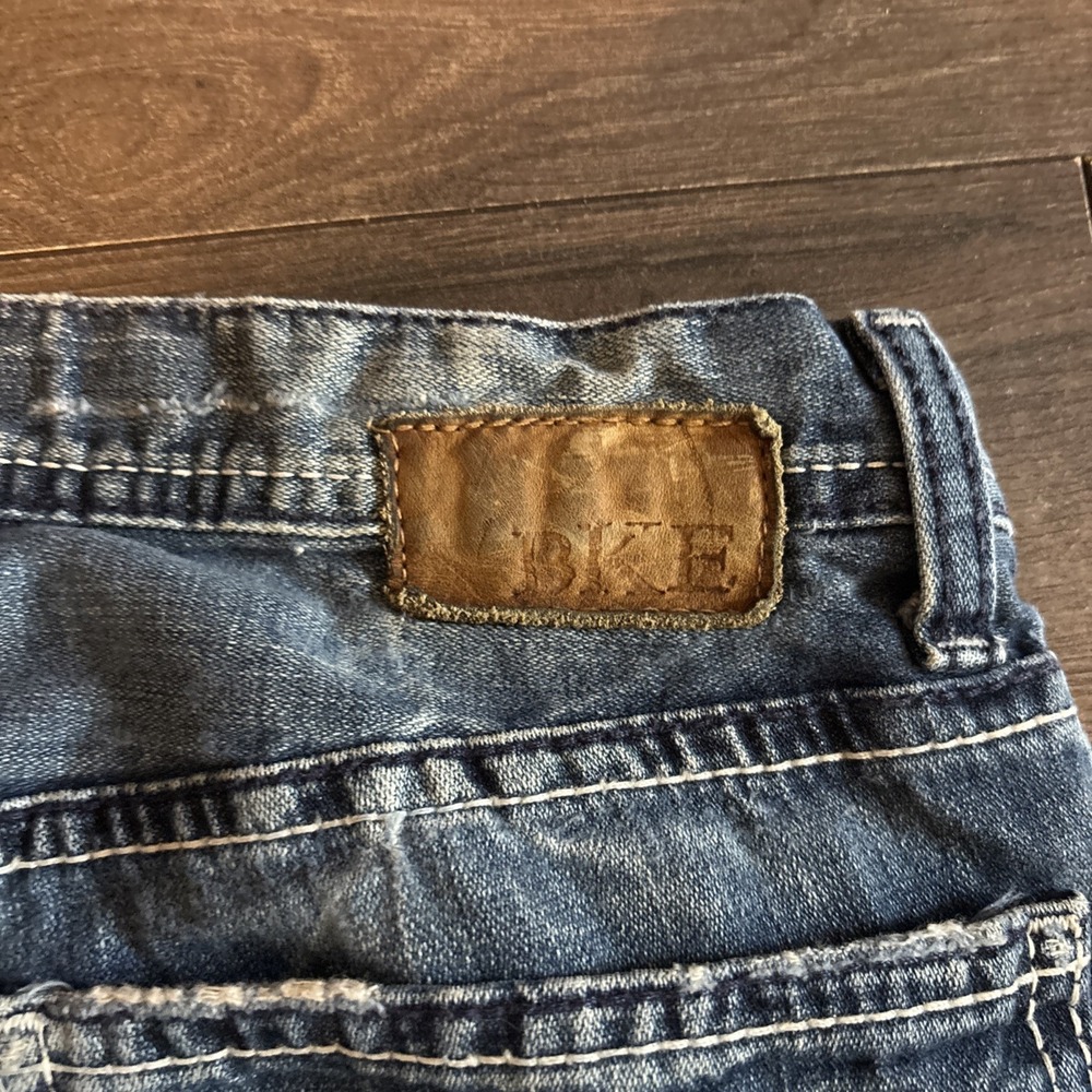 BKE Jeans Mens 29x30 Blue Denim Bootcut Tyler Distressed Pockets Casual - Picture 10 of 10